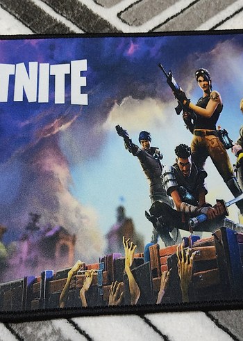 Fortnite Temalı Çok Renkli Oyun Mousepad - Görsel 2
