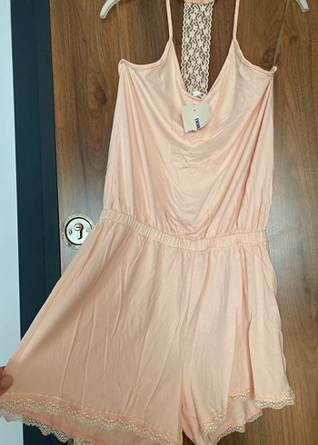 LC Waikiki Dantel Detaylı Pembe Kadın Kısa Tulum gecelik