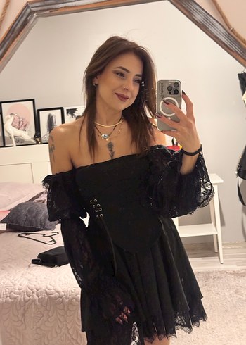 Siyah Dantel Detaylı Gotik Mini Elbise - Görsel 4