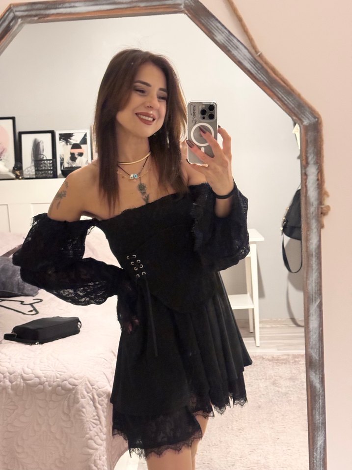 Siyah Dantel Detaylı Gotik Mini Elbise - Görsel 3