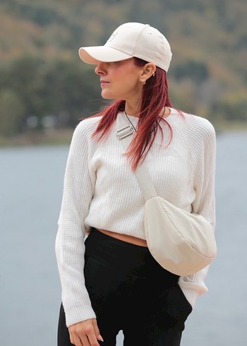 Beyaz Yüksek Yakalı Kadın Triko - Görsel 2