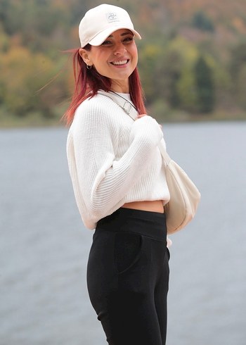 Beyaz Yüksek Yakalı Kadın Triko - Görsel 3