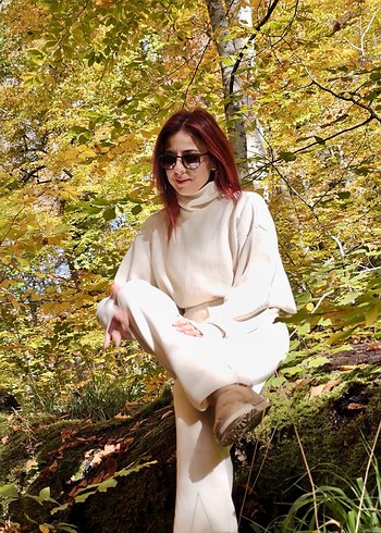 Kadın Camel Renk Yüksek Yakalı Uzun Kollu Takım - Görsel 4