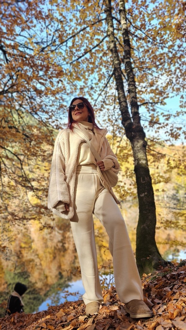 Kadın Camel Renk Yüksek Yakalı Uzun Kollu Takım - Görsel 2