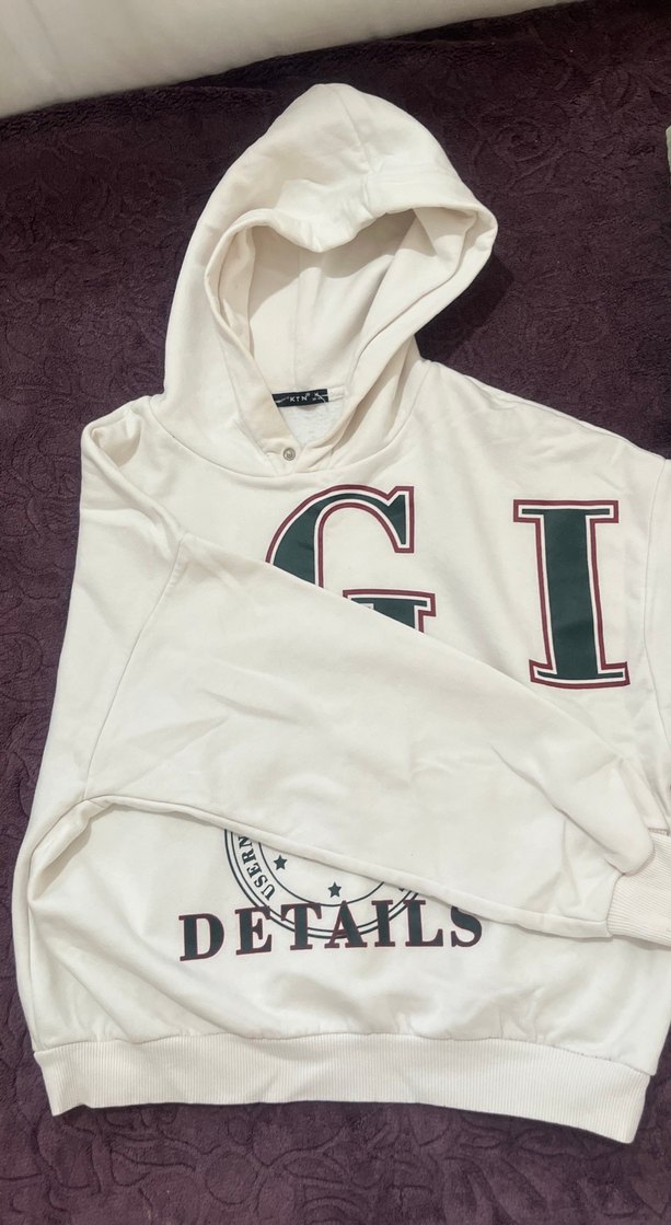 Beyaz Kapüşonlu Sweatshirt - Görsel 2