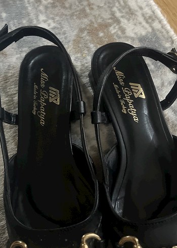 Siyah Deri Tokalı Kadın Topuklu Ayakkabı - Görsel 2