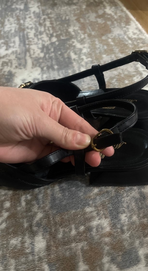 Siyah Deri Tokalı Kadın Topuklu Ayakkabı - Görsel 3