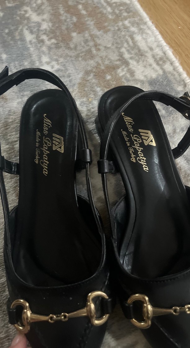 Siyah Deri Tokalı Kadın Topuklu Ayakkabı - Görsel 2