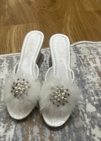 Beyaz Tüylü gelin terliği - Görsel 3