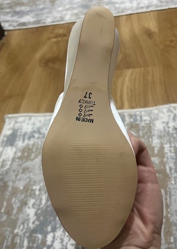 Beyaz Tüylü gelin terliği - Görsel 2