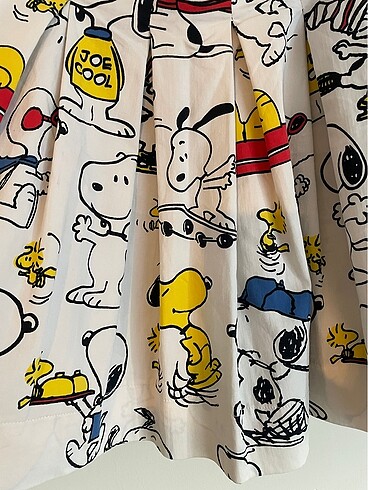 Diğer Snoopy desenli mini etek