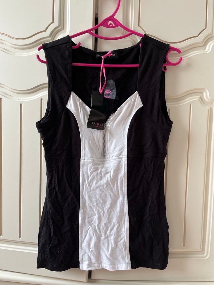 Kadın Siyah Beyaz V Yaka Fermuarlı Kolsuz tişört - Görsel 3