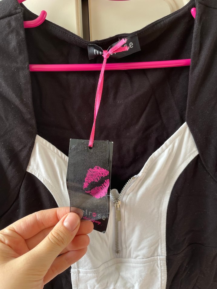 Kadın Siyah Beyaz V Yaka Fermuarlı Kolsuz tişört - Görsel 2