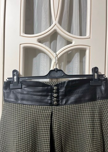 Deri ve düğme detaylı Kloş uzun etek - Görsel 2