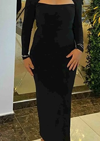 Siyah Uzun Sırt Dekolteli Kadın Elbise - Görsel 2