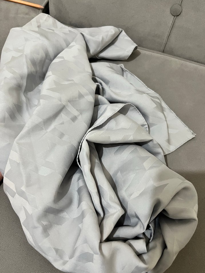 Beyaz Gri Kadın Şal - Minimalist Tasarım - Görsel 2