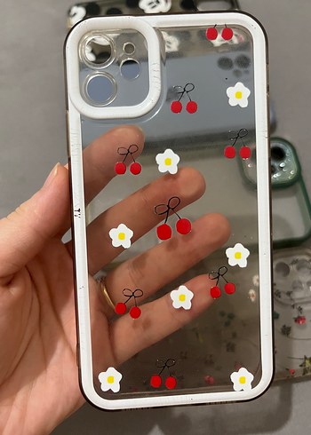 Beyaz Parlak Kiraz ve Çiçek Desenli iphone 11 Telefon Kılıfı