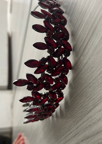 Diğer Bordo Pul İşlemeli Cam Taşlı Saç Aksesuarı