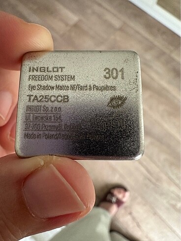 Beden Inglot Freedom System Mat Far 301 /2-3 kere kullanıldı