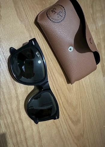Beden Ray-Ban Siyah Klasik Güneş Gözlüğü Herhangidir cizik dahi yoktur