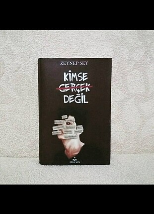 Kimse Gerçek Değil / Zeynep Sey 