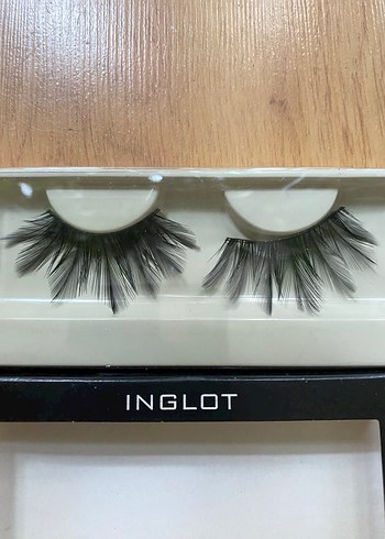 Inglot Koyu Renkli Takma Kirpik - Görsel 2