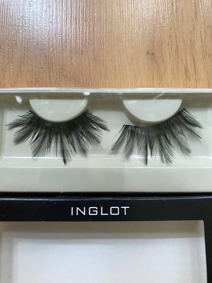 Inglot Koyu Renkli Takma Kirpik - Görsel 2