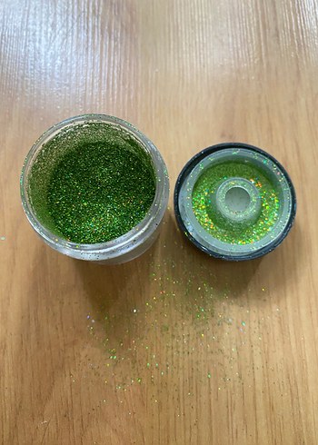 Mac Parlak Yeşil pigment - Görsel 3