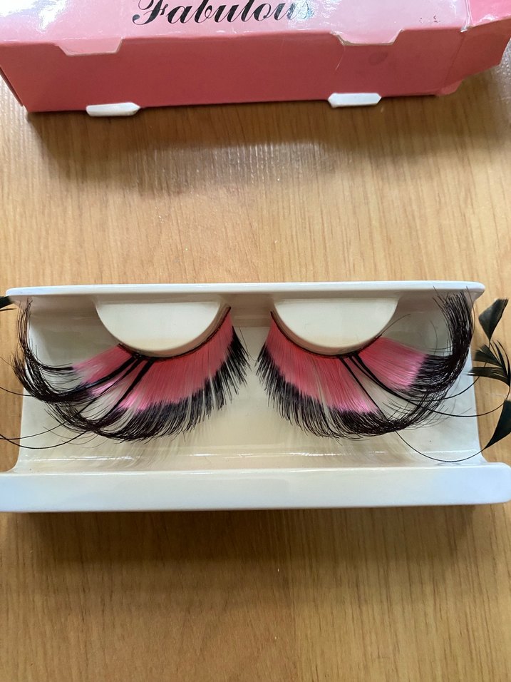 Pembe Renkli Koyu Takma Kirpikler - Görsel 2