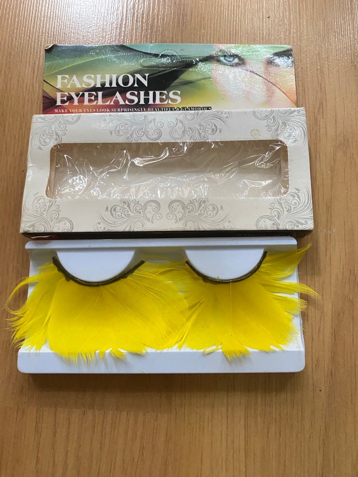 Sarı Renkli Tüy Takma Kirpik - Görsel 2