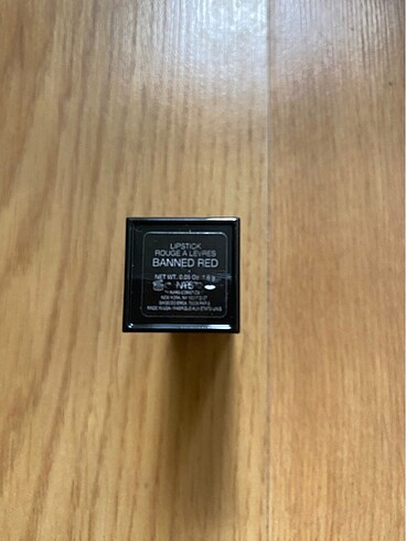 Beden bordo Renk Nars Banned red mini boy ruj