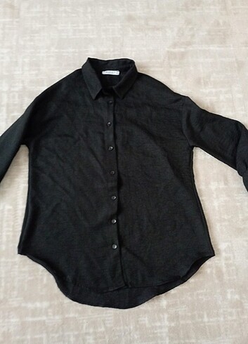 Diğer Siyah Gömlek