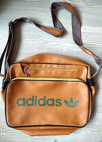 Adidas yandan asmalı çanta 