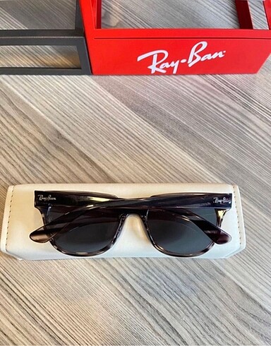  Beden Rayban gözlük