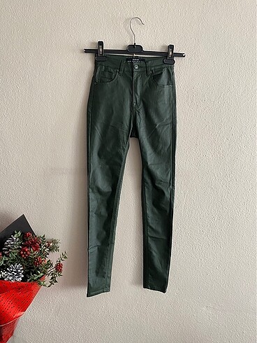 Stradivarius Deri Görünümlü Pantolon XXS BDN
