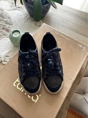 Adidas orjinal spor ayakkabı