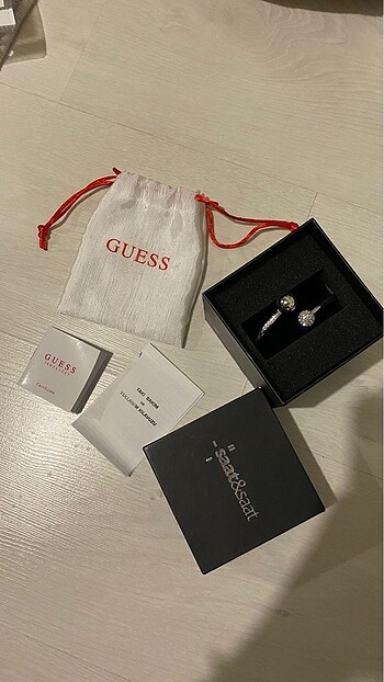 Guess taşlı bileklik