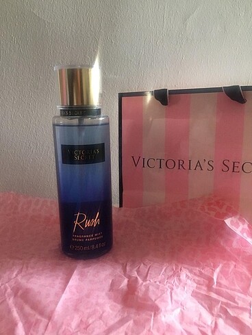 Victoria?s Secret Rush Vücut spreyi