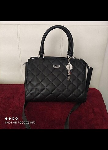 Guess Guess canta