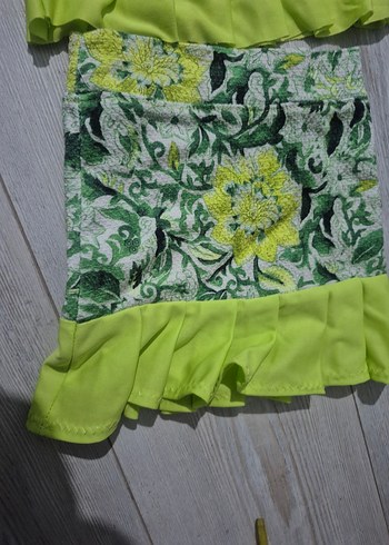 Kız Çocuk Yeşil Kolsuz Fırfırlı Tişört ve etek 2li takım - Görsel 2