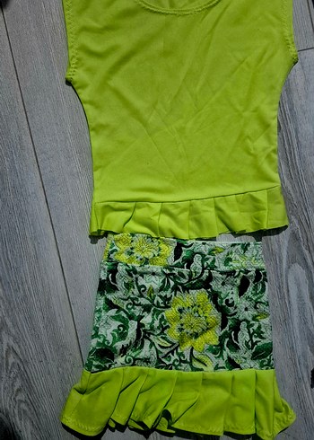 Kız Çocuk Yeşil Kolsuz Fırfırlı Tişört ve etek 2li takım - Görsel 3