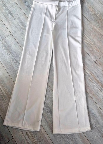 Beyaz Midi Kumaş Pantolon, Kemerli, Rahat Kesim - Görsel 4
