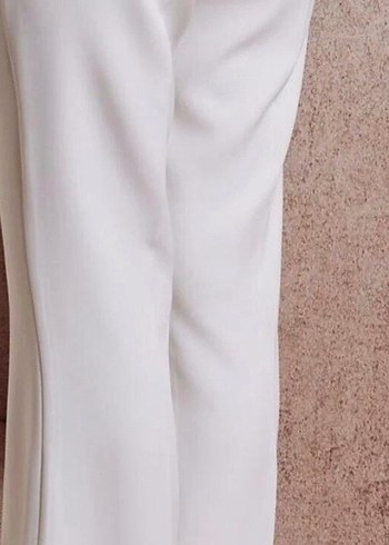 Beyaz Midi Kumaş Pantolon, Kemerli, Rahat Kesim - Görsel 3