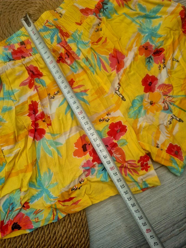 Sarı Mini cepli Bohem  şort 11..12.. yaş icin uygun - Görsel 2