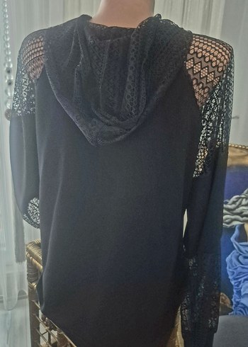 Dantel Detaylı Siyah V Yaka Uzun Kollu Bluz - Görsel 2