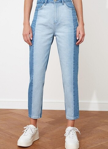 Açık Mavi Bloklu Yüksek Bel Mom Jeans