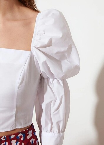 Trendyol & Milla Beyaz Crop Balon Kol Fermuarlı Bluz 