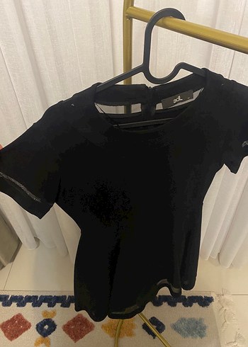 Siyah Kısa Kollu Elbise - Görsel 2