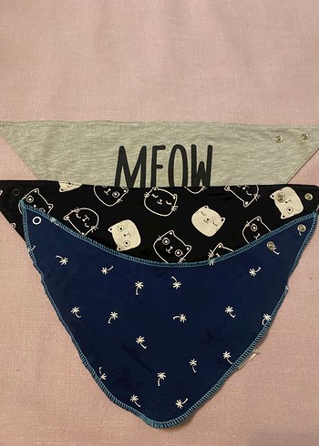 Kedili ve Desenli Üçlü Bebek Önlüğü - Görsel 2