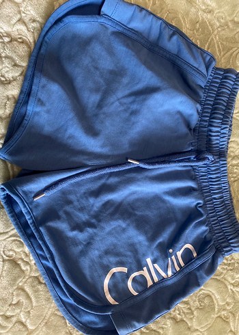 Calvin Klein s